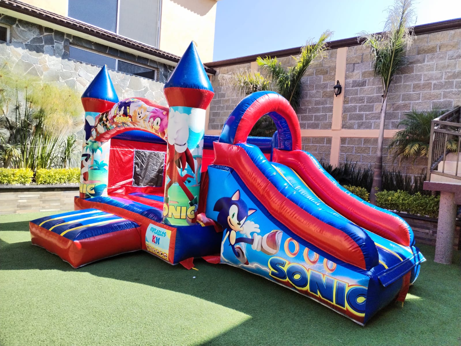 Inflable Sonic Jardín